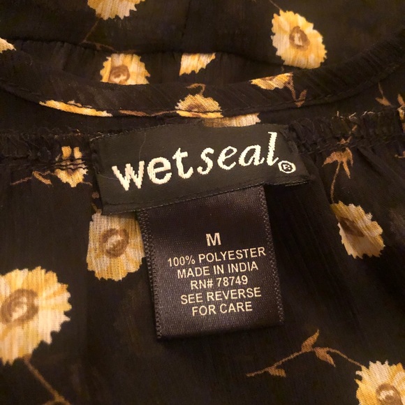 3/$25 💋Black Sleeveless Blouse - Wetseal M - Picture 5 of 5